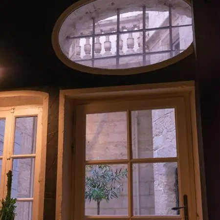 Villa Private Mansion, Completely Renovated With Swimming Pool, In Historical Center Arles