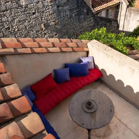 Private Mansion, Completely Renovated With Swimming Pool, In Historical Center * Arles